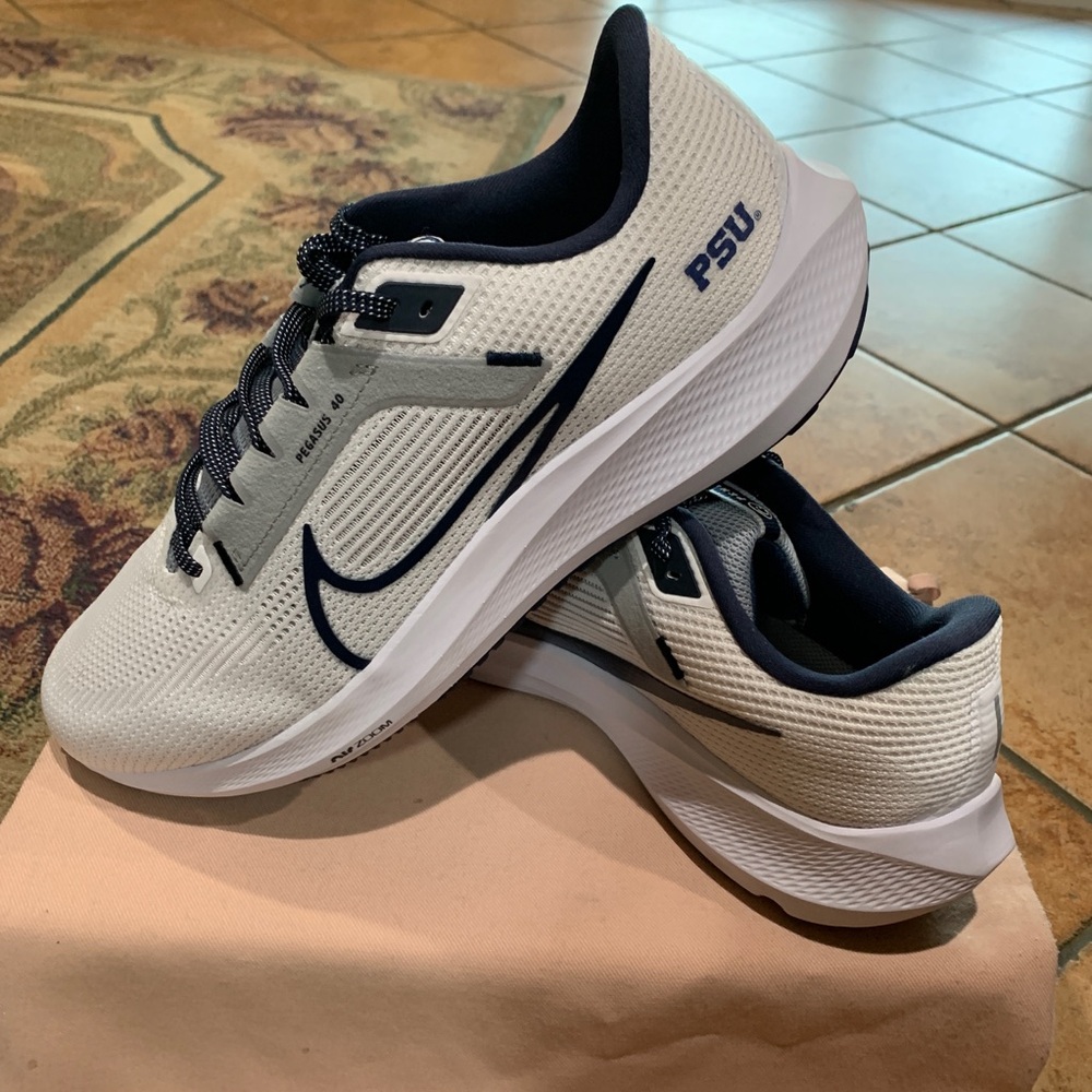 Nike Pegasus 40 Penn State Men's Road Running